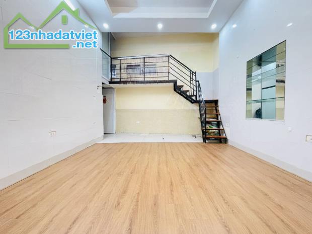 Bán nhà Kim Ngưu - Hai Bà Trưng Lô góc ngõ thông kinh doanh 30m2 3 tầng chỉ 4.55 tỷ - 5