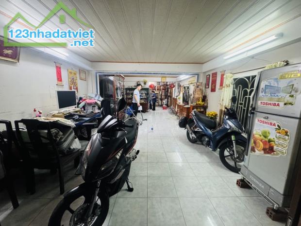 NHÀ SIÊU RẺ Đ PHẠM HỮU LẦU KẾ PHÚ MỸ HƯNG TRUNG TÂM QUẬN 7. DT:127 M2. NG 5 M. CHỈ 6.7 TỶ. - 2