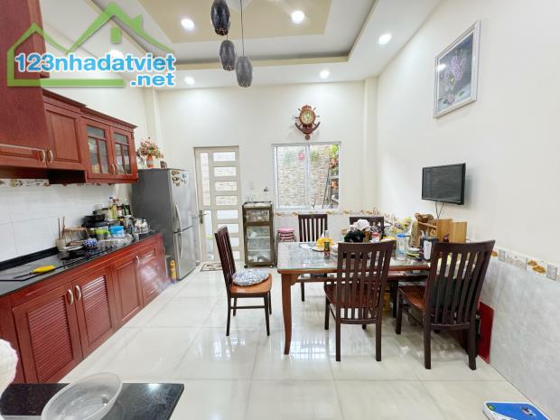 NHÀ CAO CÁP ĐƯỜNG DƯƠNG QUẢNG HÀNG, NHÀ GÒ VẤP GIÁ RẺ, KIÊNG CỐ VỊ TRÍ ĐẸP - 3