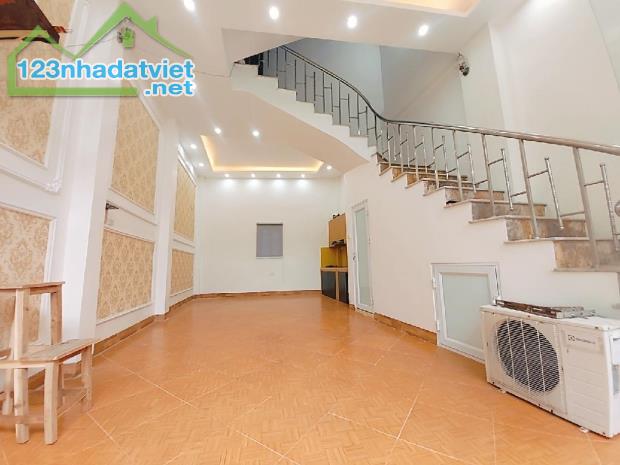NHÀ 3T*THANH LÃM,PHÚ LÃM,*10M RA Ô TÔ,NGÕ THÔNG ,SÁT CHỢ ,TRƯỜNG HỌC. - 3