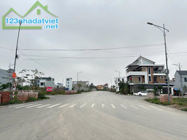 Bán nhiều lô biệt thự khu ÁP TRÀN - DƯƠNG QUAN - THUỶ NGUYÊN giá từ 5.x tỷ. Lh 0967084289 - 3