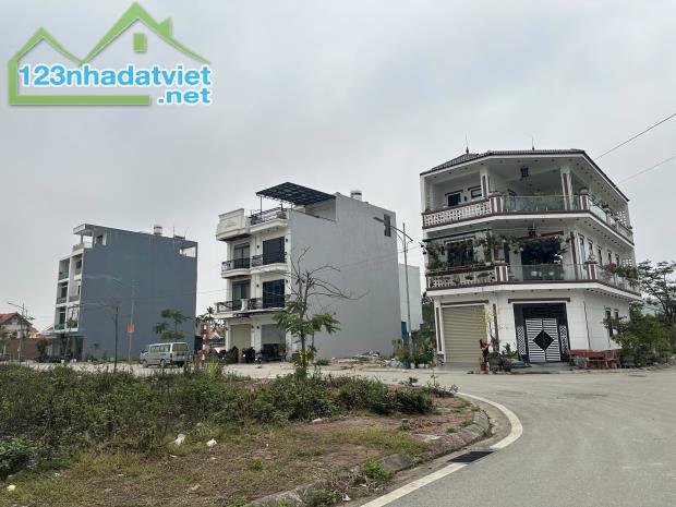 Bán nhiều lô biệt thự khu ÁP TRÀN - DƯƠNG QUAN - THUỶ NGUYÊN giá từ 5.x tỷ. Lh 0967084289 - 2