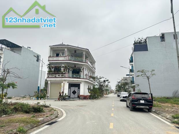 Bán nhiều lô biệt thự khu ÁP TRÀN - DƯƠNG QUAN - THUỶ NGUYÊN giá từ 5.x tỷ. Lh 0967084289 - 1