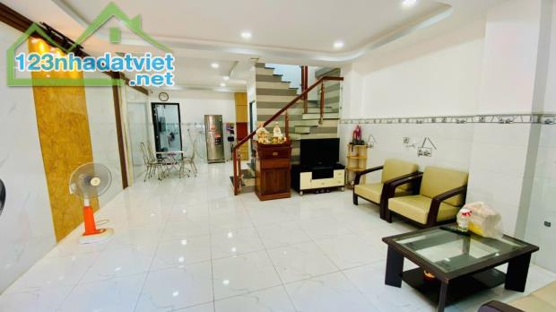 Bán nhà dưới 7 tỷ Âu Dương Lân P3 (P. Rạch Ông) Q8, 76m2 [6×14] 3PN SHR không quy hoạch - 1