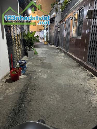 Bán Nhà ngay Phạm Văn Chiêu, Gò Vấp, ngang bề thế (4.5x8) 5 TỶ còn thương lượng - 3