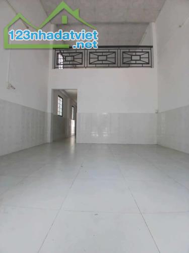 Nhà bán 104m2 4.5x23m - trệt lửng 3PN Mỹ Hòa Trung Chánh Hóc môn giá rẻ 5.88 tỷ sổ riêng đ - 1