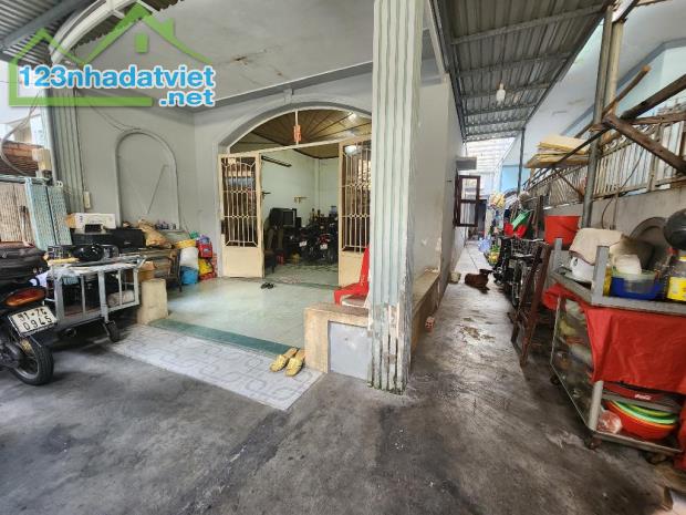 160M2 - NGAY HIMLAM - VỊ TRÍ SIÊU ĐẸP - TIỆN XÂY MỚI - CHDV - CHỈ NHỈNH 9 TỶ