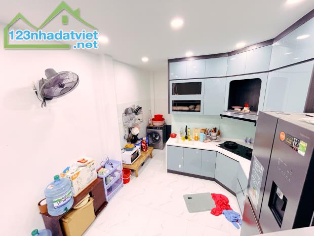 Chỉ 3,7 tỷ Ngay UBND Tân Phú, Phú Thọ Hoà 3.5m x 10m, 1 trệt 1 lầu 2PN tặng full nội thất - 1