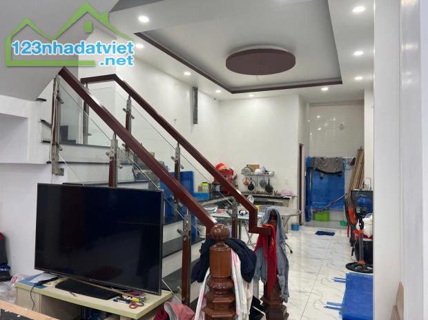 Hẻm 3m sát MT Song Hành, Ngay vòng xoay An Sương, 80m2 (4x20) 3 Tầng, 4 PN 5WC, Tặng NT, - 2