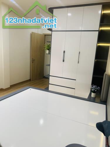 Nhà đẹp phố Hào Nam 30m2 – 6T thang máy chỉ 10m ra phố nhỉnh 8 tỷ cực hiếm Đống Đa - 2