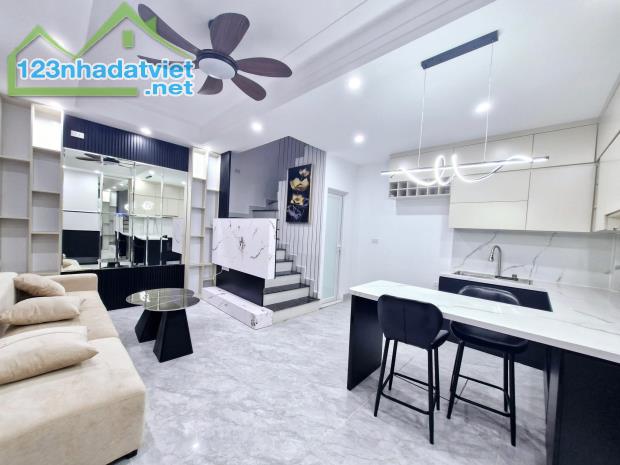 Siêu nhà đẹp ngõ 339 Minh Khai 5 tầng đẹp long lanh, vô vàn tiện tích, sát Time 6.9 tỷ - 2