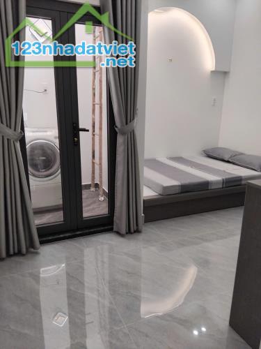 NHÀ ĐẸP PHÚ THỌ HOÀ - TÂN PHÚ-  HẺM ÔTÔ THÔNG GẦN MT- -52M2- 2 TẦNG - TẶNG FULL NỘI THẤT