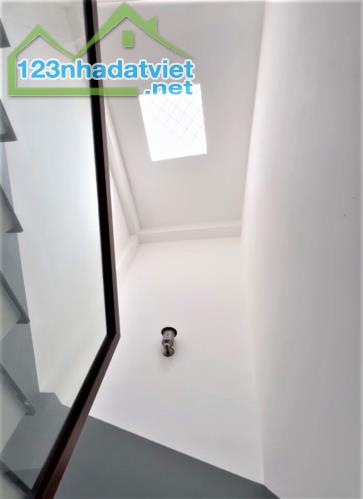 6 TỶ HƠN - NHÀ MẶT TIỀN KD QUẬN 3 - GẦN KÊNH NHIÊU LỘC - ĐƯỜNG 6M SẦM UẤT 24H -43M2 4 TẦNG - 1