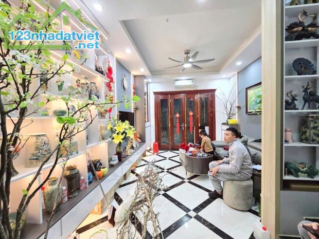 Phú Đô - Nhà Giảng Viên Ngoại Ngữ - Ngõ Thông - Vị Trí Thuận Tiện - 42m2 -8.450 Tỷ