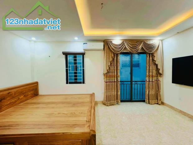 Hoa hậu Phùng Hưng, Hà Đông. Tặng full nội thất xịn sò y hình. Dt38m2 x 5 tầng. Giá nhỉnh - 3