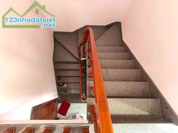 BÁN GẤP NHÀ HẺM XE HƠI 1/ BA THÁNG HAI, QUẬN 10 – 50M2 3 LẦU 5PN - GIẢM SÂU CÒN HƠN 9 TỶ - 2