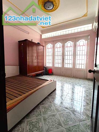 BÁN GẤP NHÀ HẺM XE HƠI 1/ BA THÁNG HAI, QUẬN 10 – 50M2 3 LẦU 5PN - GIẢM SÂU CÒN HƠN 9 TỶ