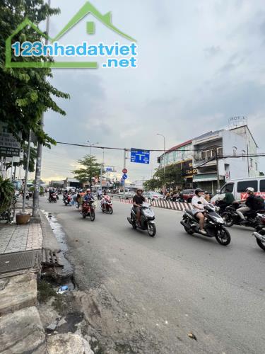 Bình Tân,Nhà 3 tầng 100m2,mặt tiền TKTQ, kinh doanh,giá rẻ.chỉ 6 ty98 TLcc. - 4
