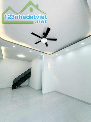 Nhà mới xây chưa ở, cạnh Sacombank Tây Thạnh, 4.35 tỷ - 4