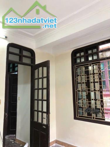 Cho thuê nhà Mặt Phố Kinh Doanh Phố An Xá 3.5 tầng, 30m2 ở, kinh doanh sạch