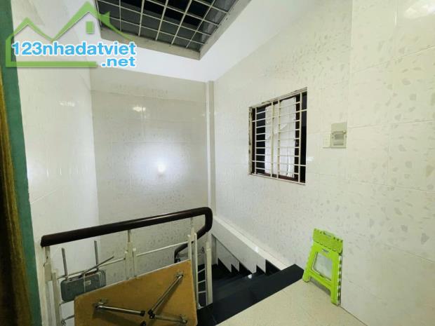NHÀ HIẾM NHẤT LÚC NÀY
CHỈ 8.80 TỶ - NHÀ QUẬN 10 - CMT8 - DT 46M2( 5.7 X 8.1), 5 TẦNG - 1