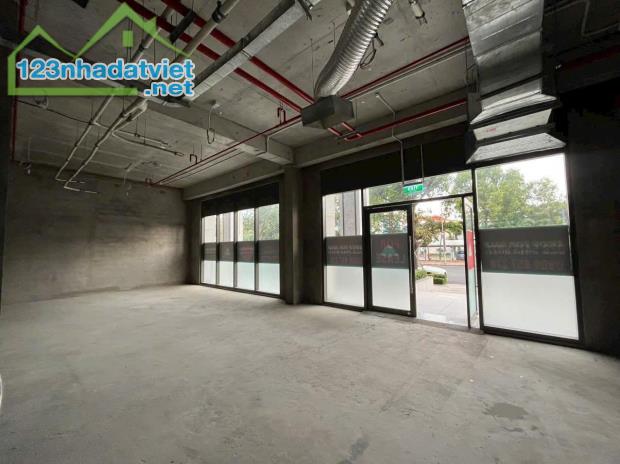 Shophouse Hồ Bán Nguyệt có mặt tiền rộng từ 8m-11m. Shop thiết kế đẹp- hiện đại - 1