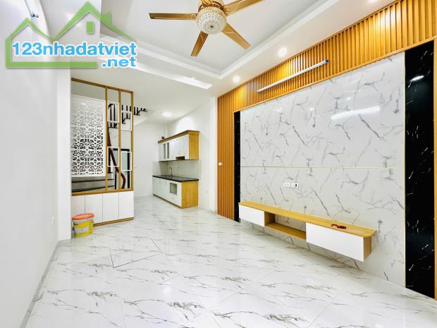 💜BÁN NHÀ BÁT KHỐI 35M2X5 TẦNG GIÁ TỪ 4.7 TỶ - XÂY MỚI KÍNH KOONG-Ô TÔ ĐỖ CỔNG - 4