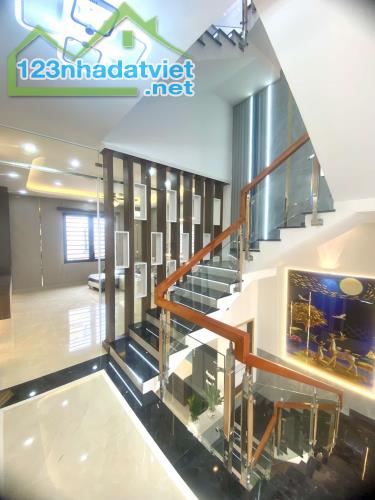 TÂN CHÁNH HIỆP QUẬN 12-NHÀ MỚI VÀO Ở NGAY-70M2 4 TẦNG- HẺM XE HƠI CHỈ 6 TỶ 200. - 4