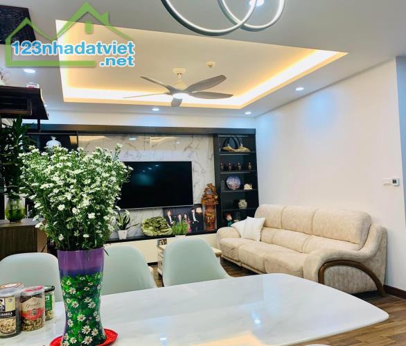 Chính chủ cần bán gấp căn hộ chung cư tòa Vinaconex 7 ,dt 78m,2pn,2 vs,BCĐN,giá TT
