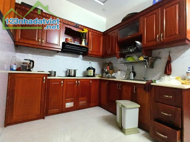 Bán Nhà Mặt Tiền Góc Phạm Văn Đồng - Nguyễn Xí - Bình Thạnh - 60m²(4 x 15) 4Tâng - 2