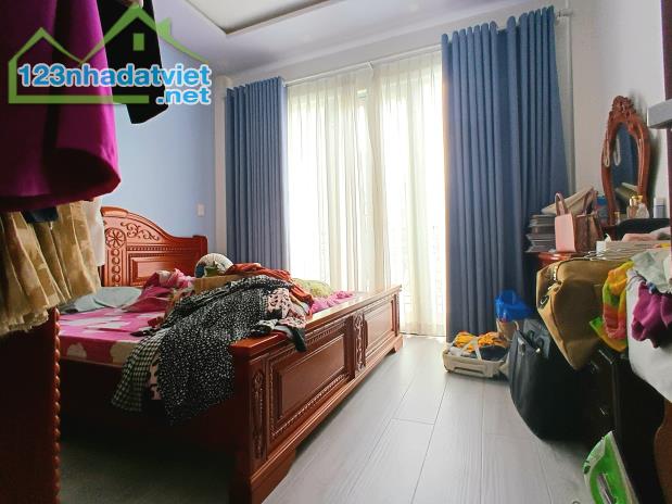 Bán Nhà Mặt Tiền Góc Phạm Văn Đồng - Nguyễn Xí - Bình Thạnh - 60m²(4 x 15) 4Tâng - 4