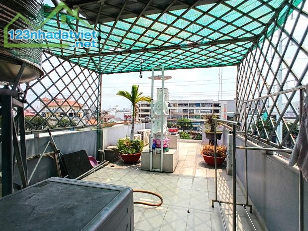Bán Nhà Mặt Tiền Góc Phạm Văn Đồng - Nguyễn Xí - Bình Thạnh - 60m²(4 x 15) 4Tâng - 5