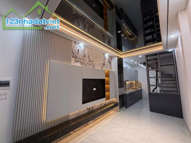bán nhà Đống Đa 30m Thịnh Quang, nhà đẹp, sổ vuông khách về ở luôn - 1