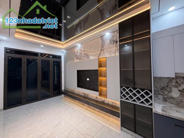 bán nhà Đống Đa 30m Thịnh Quang, nhà đẹp, sổ vuông khách về ở luôn - 3