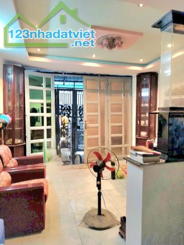 Bán Nhà Hẻm Huỳnh Tấn Phát ,Q.7 ,72m2 Ngang Rộng 8m ,Giá Chỉ 4.8 Tỷ - 3