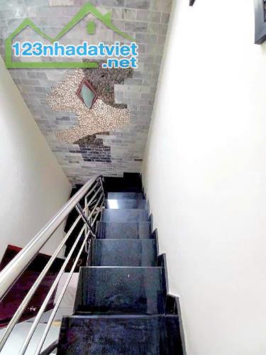 Bán Nhà Hẻm Huỳnh Tấn Phát ,Q.7 ,72m2 Ngang Rộng 8m ,Giá Chỉ 4.8 Tỷ - 1