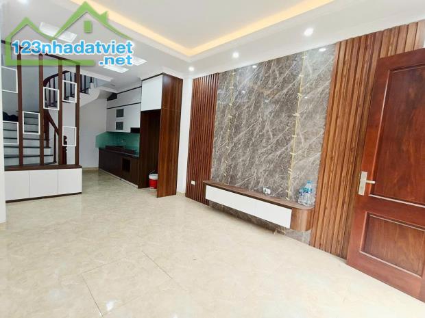 Bán Nhà Xuân La, Tây Hồ - 34m² x 5 Tầng - 7.1 Tỷ