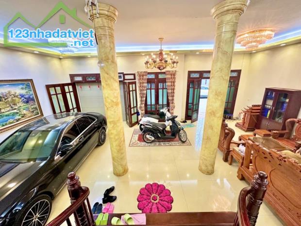BIỆT THỰ LẠC LONG QUÂN - GẦN HỒ TÂY - LÔ GÓC 3 THOÁNG - Ô TÔ VÀO NHÀ - 90/96M CHỈ 24 TỶ - 1