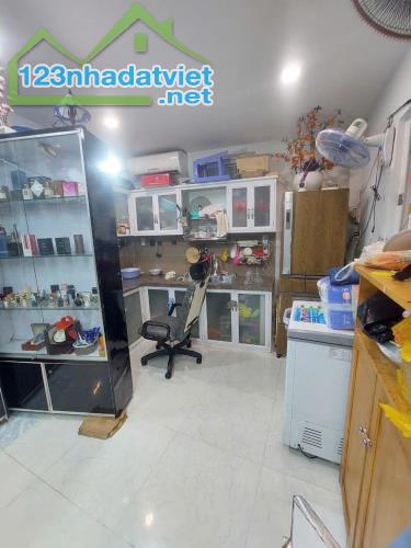 *+Bán Nhà Hẻm Ở Ngay 3/2- Nguyễn Tri Phương Q10-3.5X10,Sổ Đẹp,Nở Hậu, Hoàn Công Đù Nhỉnh - 2