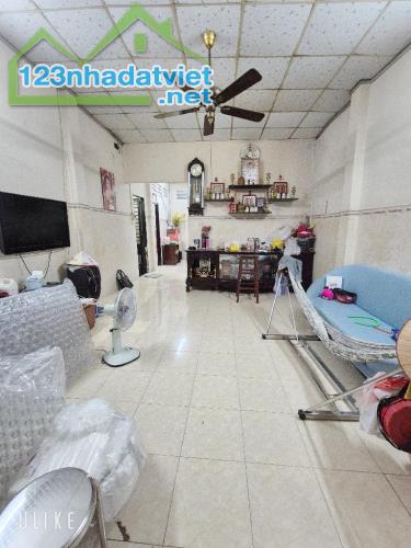 Hẻm ba gác sạch , cách mặt tiền đường Huỳnh Tấn Phát 60M, Phường Phú Thuận Quận 7 - 1