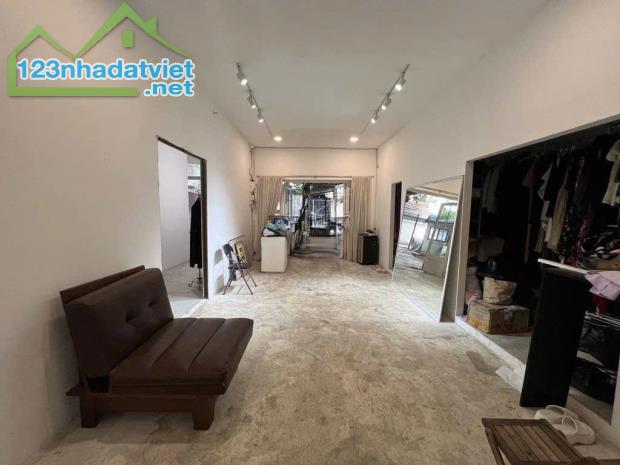 Cho thuê Biệt thự sân vườn 200m2 HXT sát MT Trường Chinh P15 Tân Bình