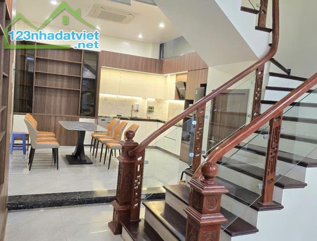 Nhà đẹp ở luôn Xuân Phương 41m x 5T, Ô TÔ gần, tặng Full nội thất 6,85 tỷ - 2
