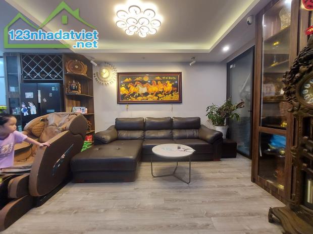 BÁN NHÀ TÂY HỒ, PHÂN LÔ, Ô TÔ NGỦ TRONG NHÀ, 50M, 11,5 TY. RẺ NHẤT KHU VỰC