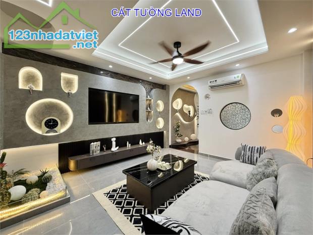 Nhà cực đẹp, Nội thất Cao Cấp. Đường 10m Phạm Văn Chiêu, P.14. Giá 9.9 tỷ - 1