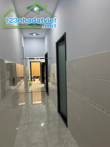 Bán nhà C4 còn ngon 108m2, HXH thông TX33 đang cho thuê, giá tốt về ở ngay - 1