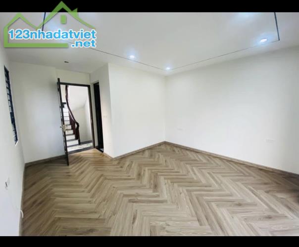 ⚡ THẠCH BÀN – NHÀ MỚI 30M², 6 TẦNG, GARA, THANG MÁY – 7,25 TỶ! - 2