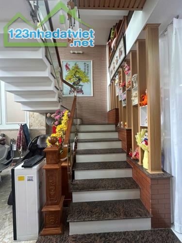 Bán nhà siêu phẩm Nguyễn Ảnh Thủ, giá hời, nhà mới toanh, DT 81m vuông - 2