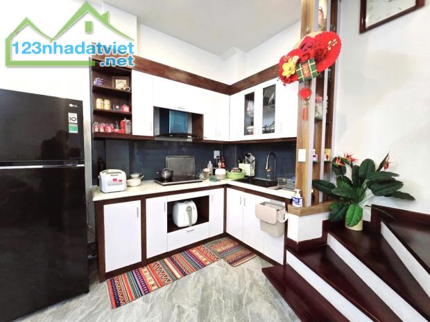 Nguyễn Hoàng - Vị Trí Cực Đỉnh - Ô Tô Tránh - 3 Thoáng - 41m2 - 5 Tầng - Giá 8.35 Tỷ - 2