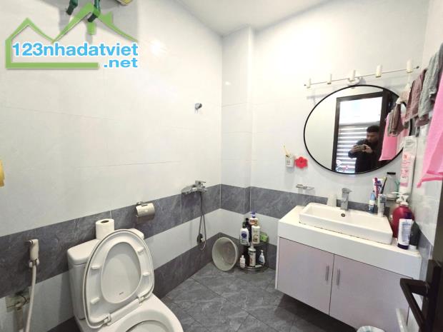 Nguyễn Hoàng - Vị Trí Cực Đỉnh - Ô Tô Tránh - 3 Thoáng - 41m2 - 5 Tầng - Giá 8.35 Tỷ
