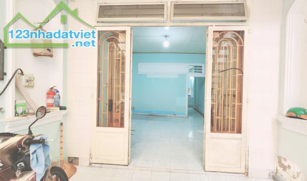 Nhà 2 tầng - DT: 60M2 - 3 Ngủ - 2WC - D. tiền 10 triệu/th - H. Mai Văn Vĩnh Q7 - 6.1tỷ